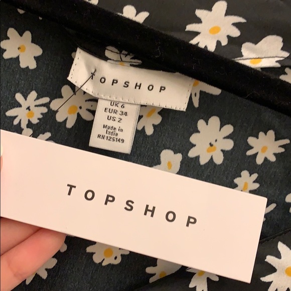 NWT Topshop floral long sleeve satin top size US2 - Picture 4 of 4